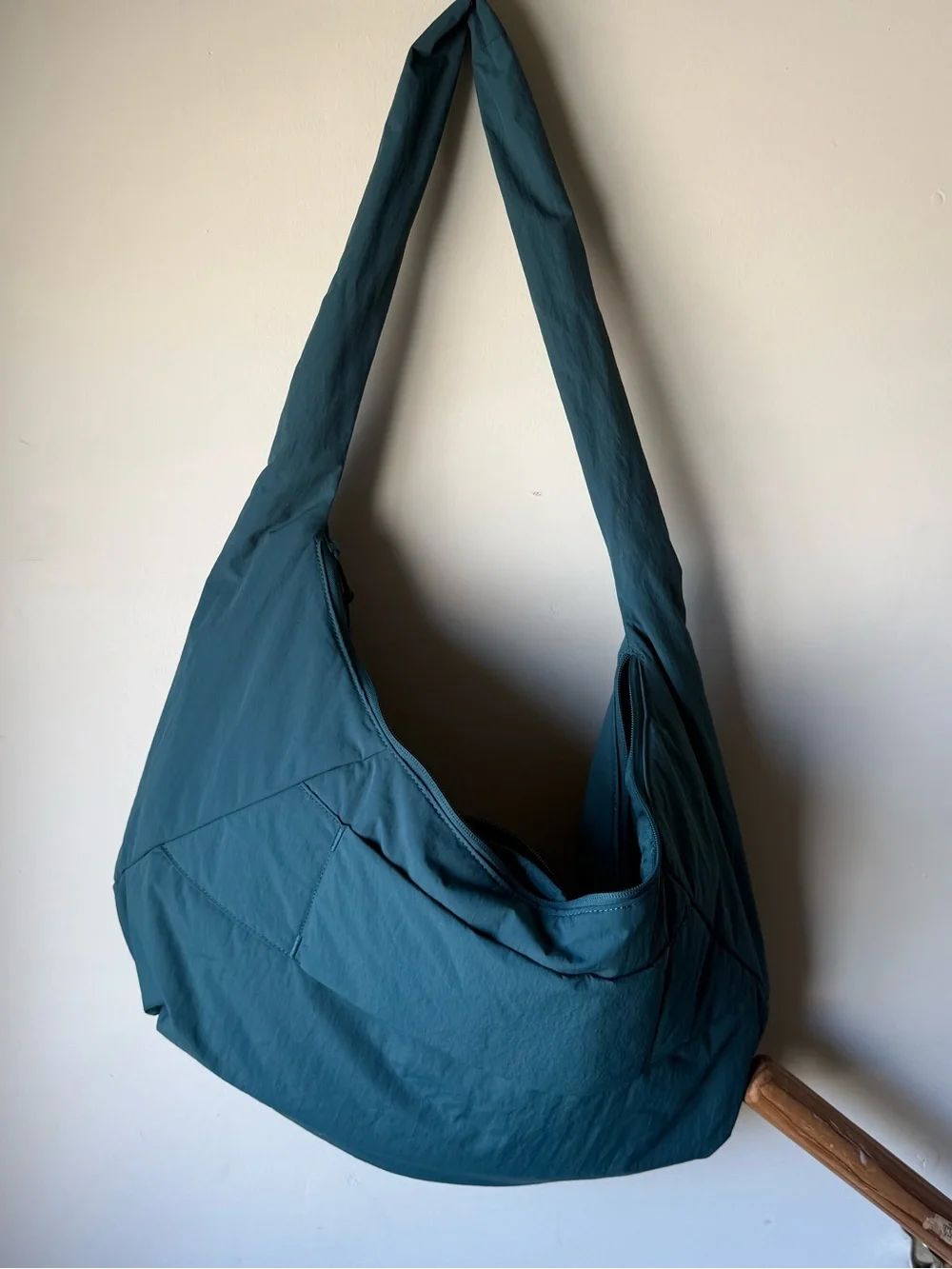 BEIS The oversized crescent catchall in teal
